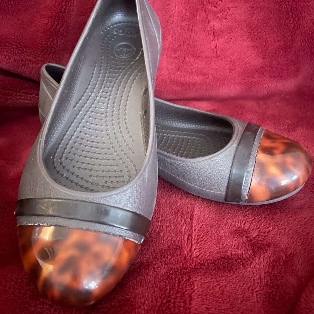 CROCS brown tortoise shell toe ballet flats